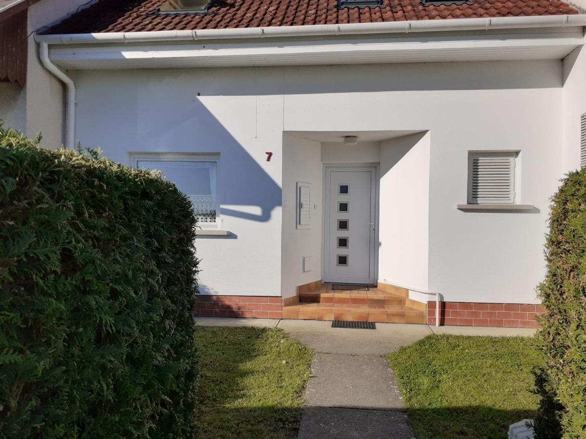 Apartamento Csilla Haus Bük Exterior foto